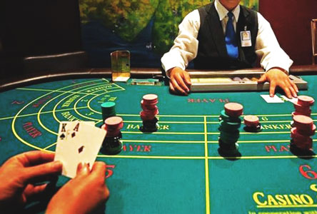 The Choice Between Online and Offline Baccarat